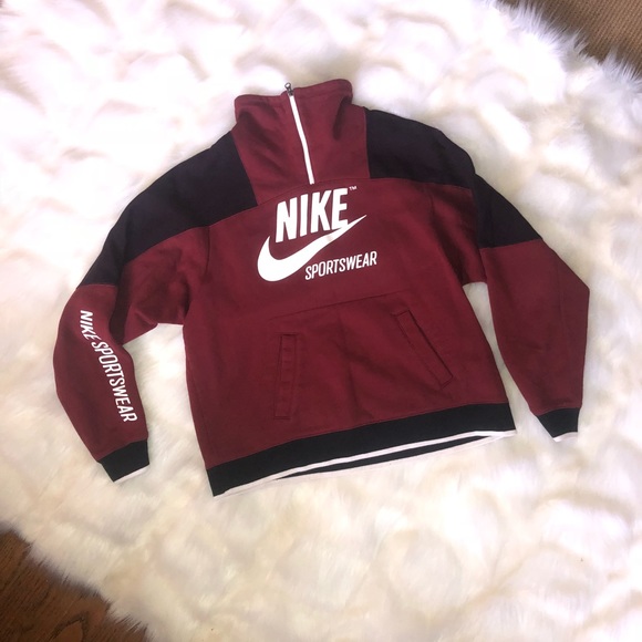Women’s Nike Zip Up Sweatshirt Medium - Picture 2 of 8